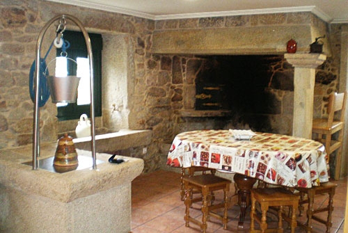 Casa Completa Ezequiel - chimenea